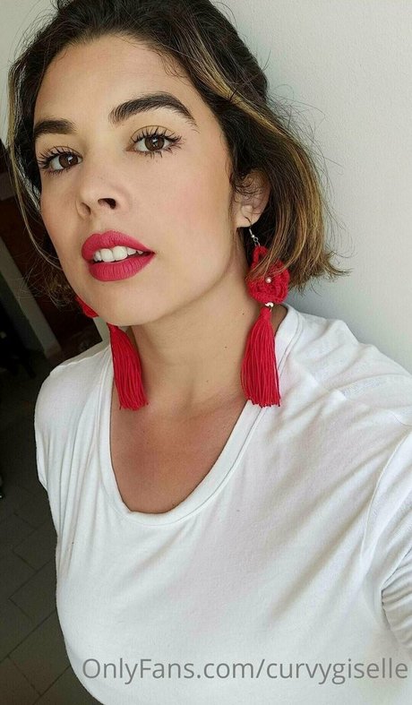 curvygiselle pornstar exclusive image