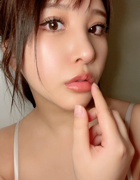 Yuzuto1123 beautiful actress image