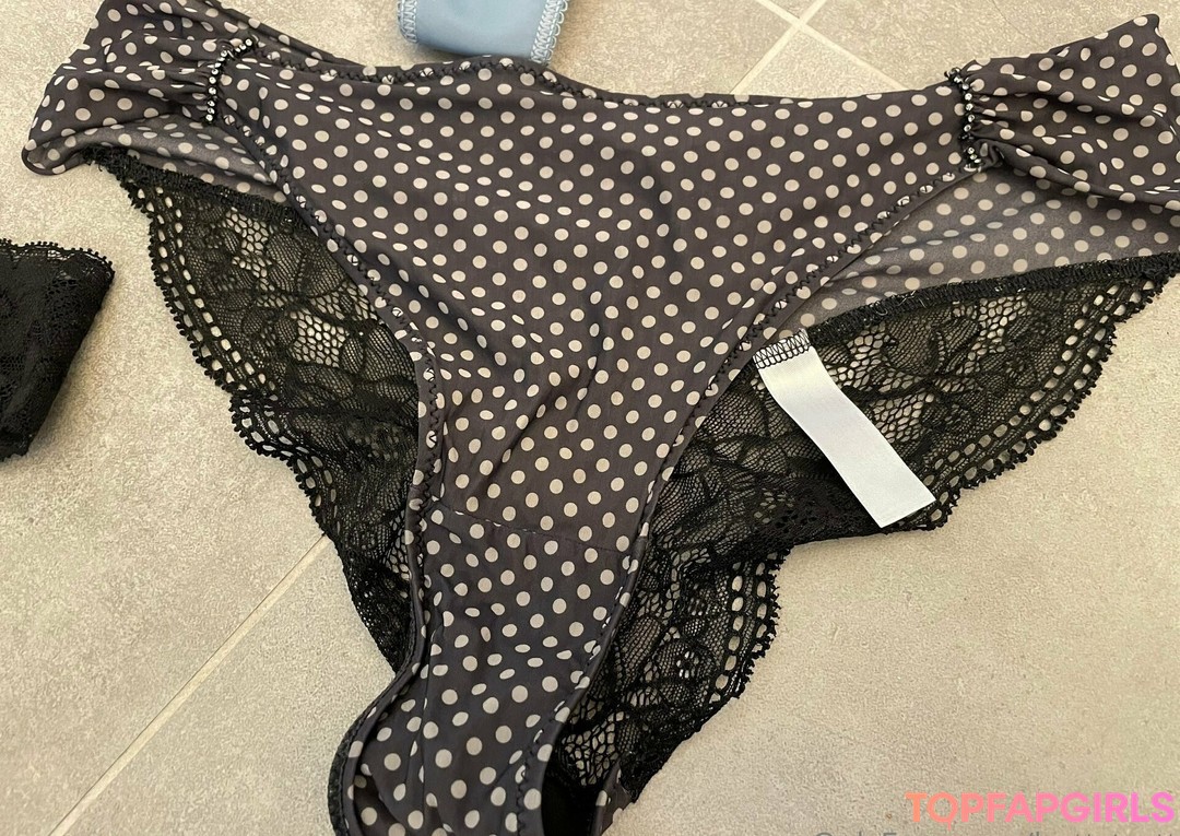 buttstrutt hot pornstar pictures