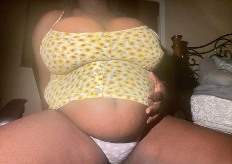 izzy back again profile image