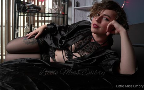 littlemissembry naked star img