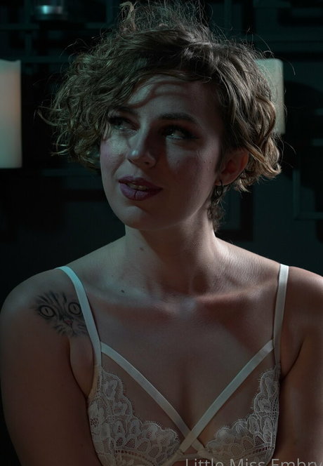littlemissembry erotic pornstar pic