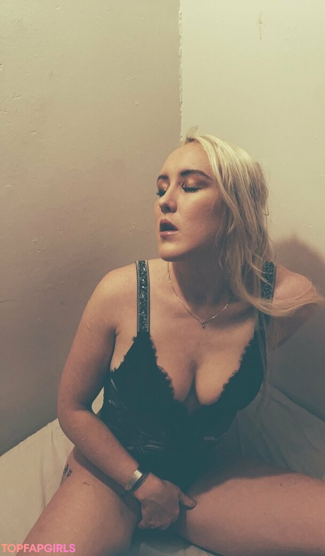 annanicolefree hd pornstar images