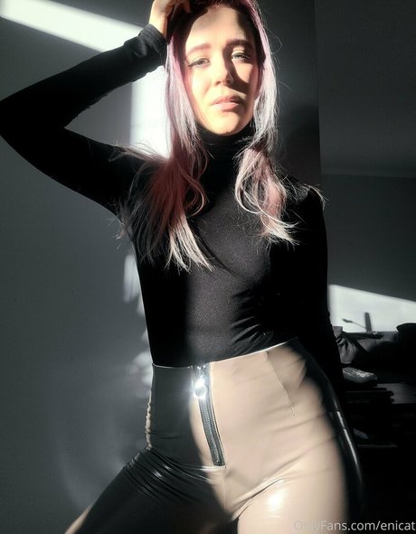 enicat pornographic star photos