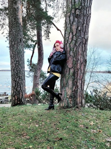 enicat erotic pornstar img