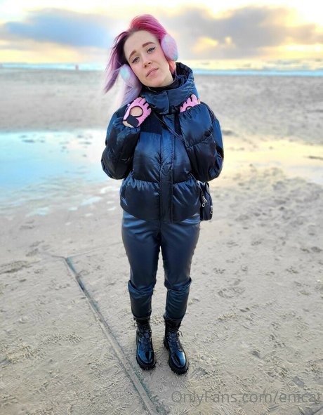 enicat naked star image