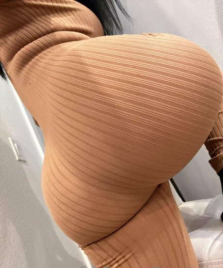 therealadrixx top profile image