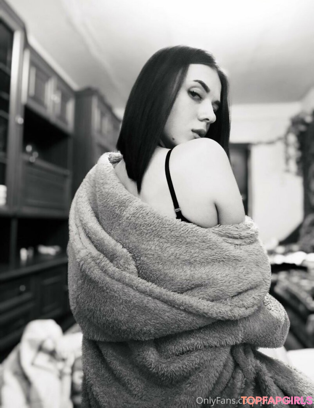 playfulkitty1 nude star photo