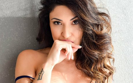 tiny onlyfans art naked photos