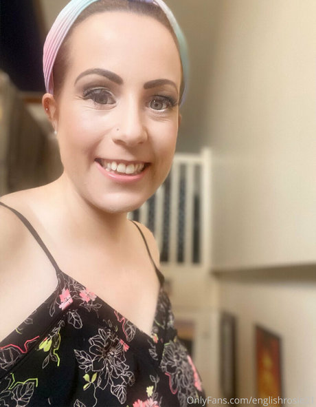 englishrosie21 nude model pics