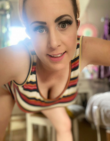 englishrosie21 nude actress archive