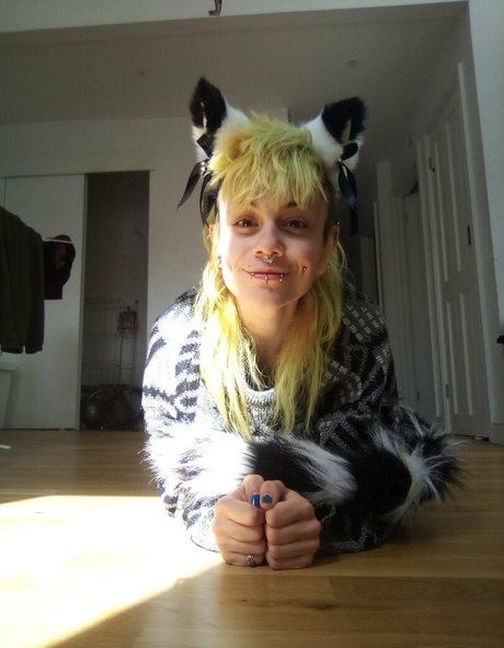 rudecrudenfree model adult image