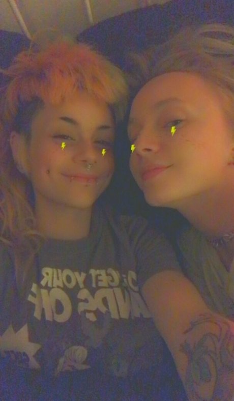 rudecrudenfree model hot picture