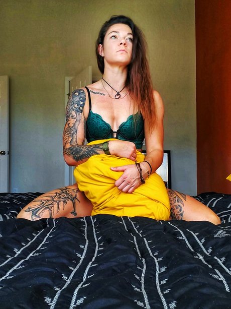 AmericanKat model adult image