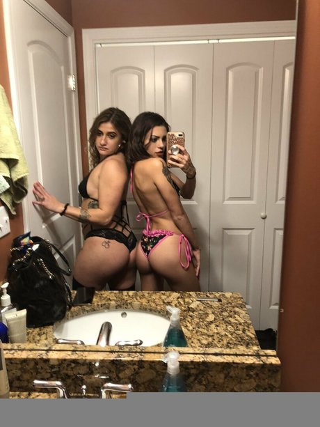 wickedwildrose hot model images