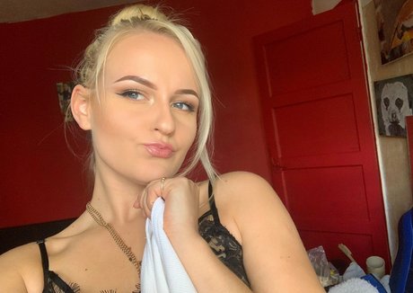 Luna Eclipse187 model sex pic