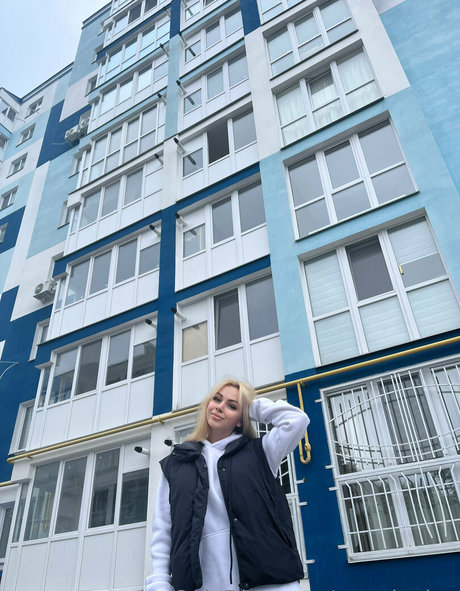 mmelaniee model adult picture