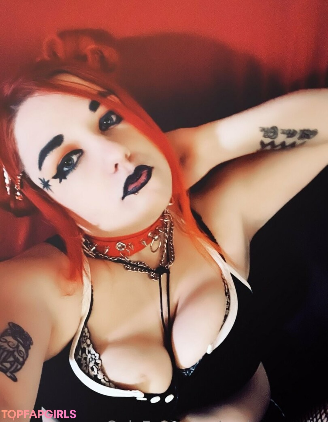 embergemini sexy model image
