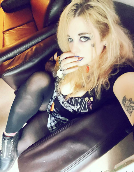 embergemini erotic pornstar photo