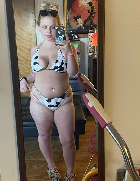 sototally star nudes pictures