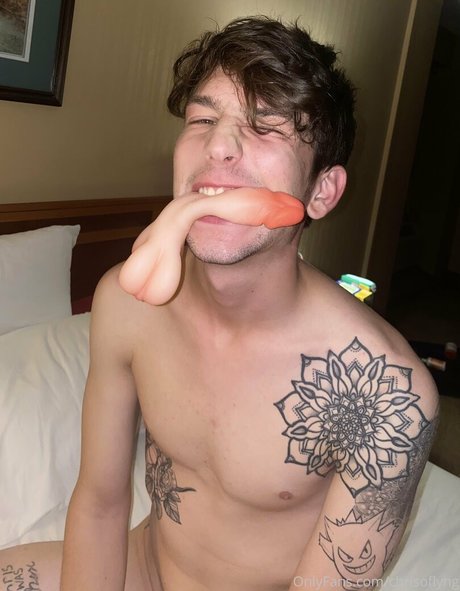 chrisoflyng hd pornstar photos