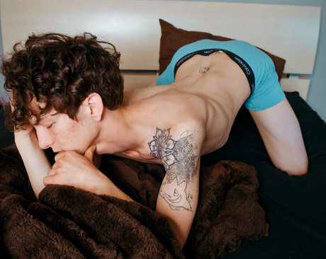 chrisoflyng actress photo