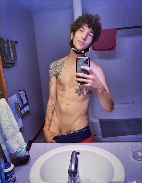 chrisoflyng porn model img