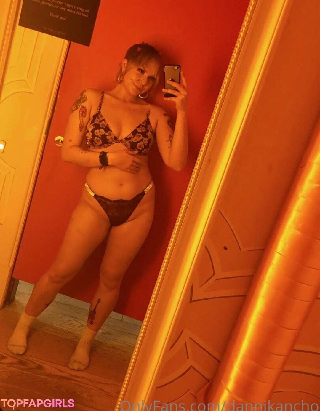 amateur blonde onlyfans xxx galleries