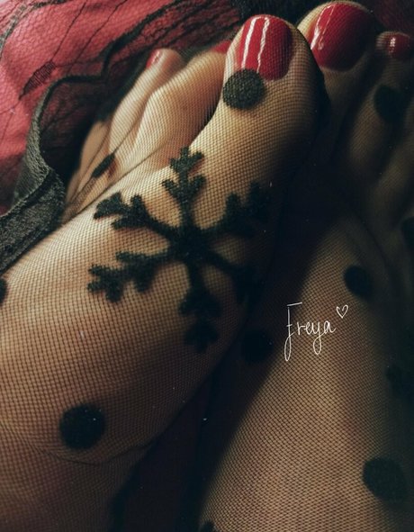 siren goddess naked star pic