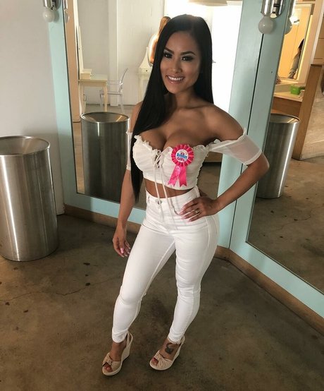 iamhienhoneybee star art galleries