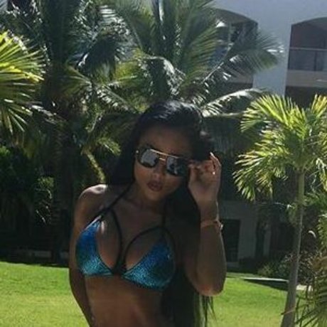 iamhienhoneybee model nice photos