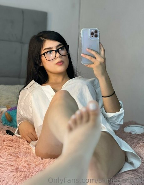 sonielyoficial exclusive actress galleries