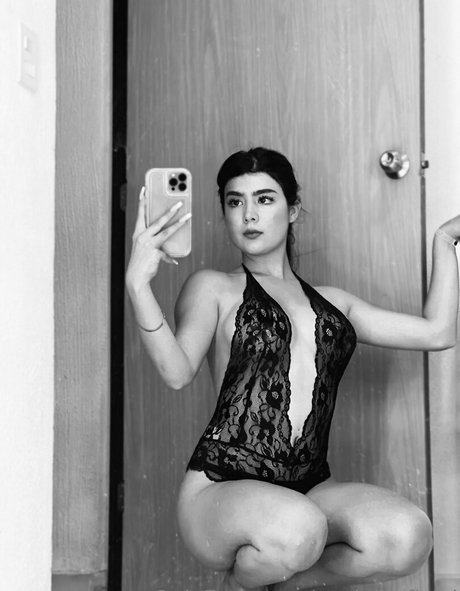 sonielyoficial model hd pics