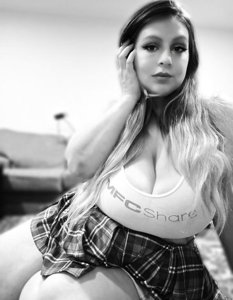 misslunamagic nice actress pictures