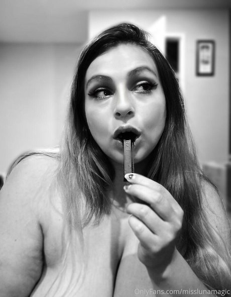 naked yoga onlyfans perfect pic