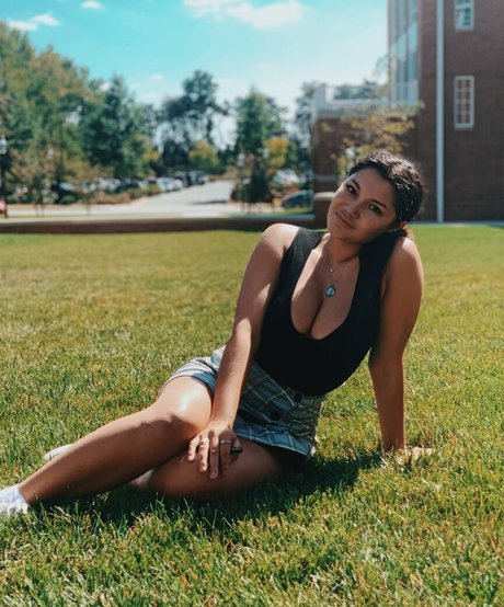 busty onlyfans xxx pic