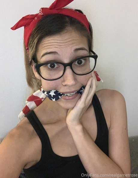 girlfriend experience onlyfans beautiful nude photos