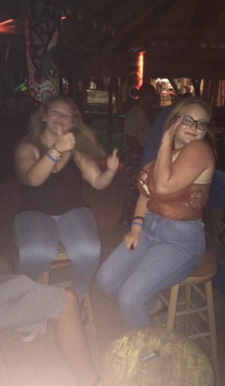 italian milf onlyfans pornographic photos