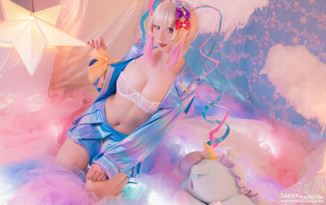 Sameki adult model img