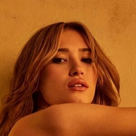 Carolina Cardoso model naked image