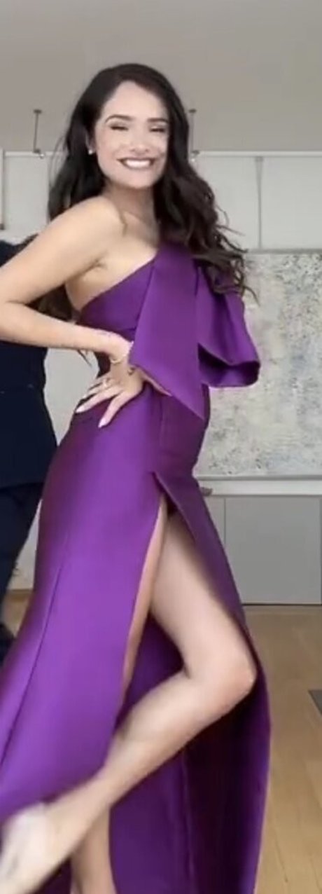 Chachi Gonzales star erotic photo