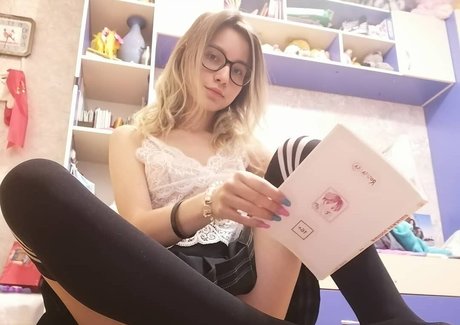 pirozhochek tvoy pornstar naked pics