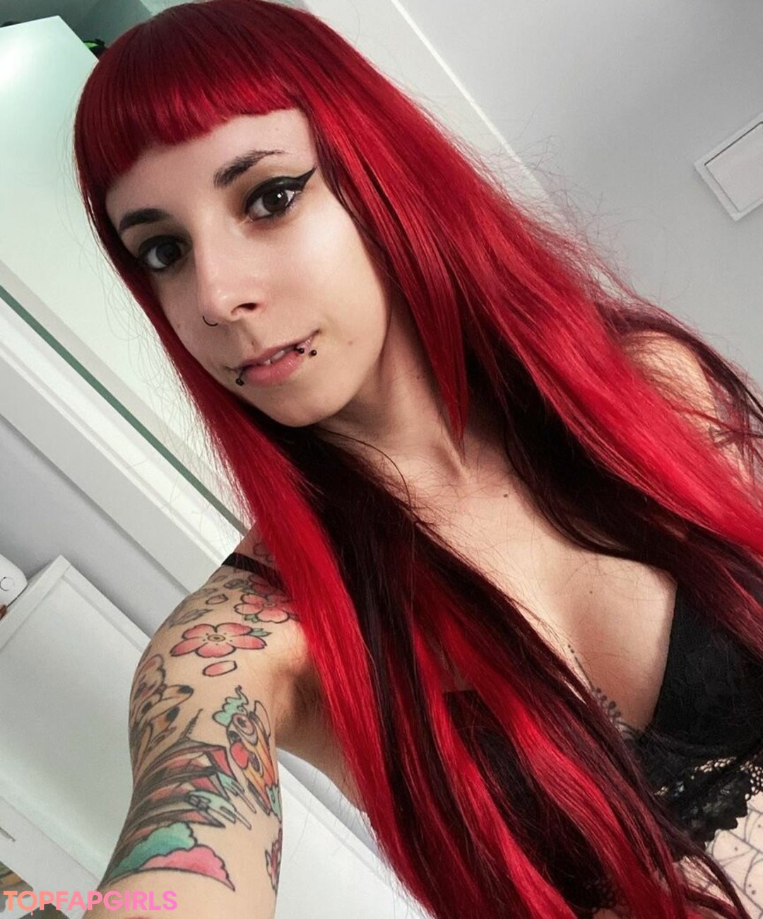SerasCosplay hot model gallery