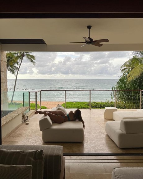 Alexa Dellanos high quality star pics