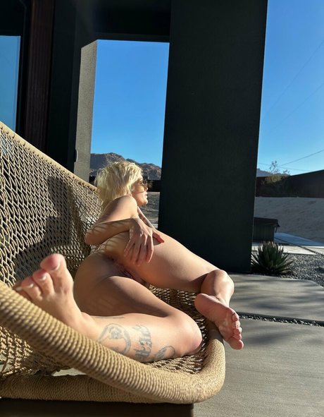 lesbian milf onlyfans top photo