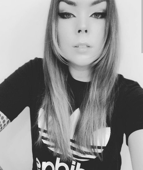 blonde midget onlyfans art naked pic