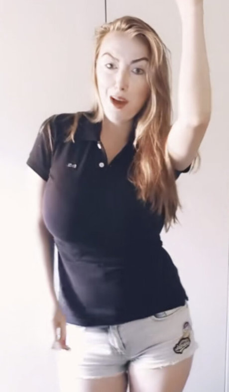 curvy lesbian onlyfans sexy naked pic