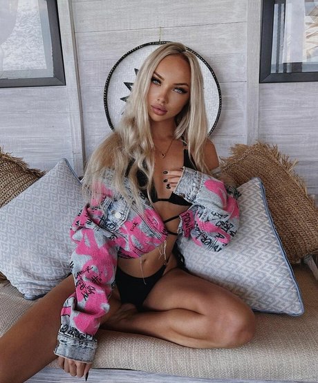 Yana fire pornstar art picture