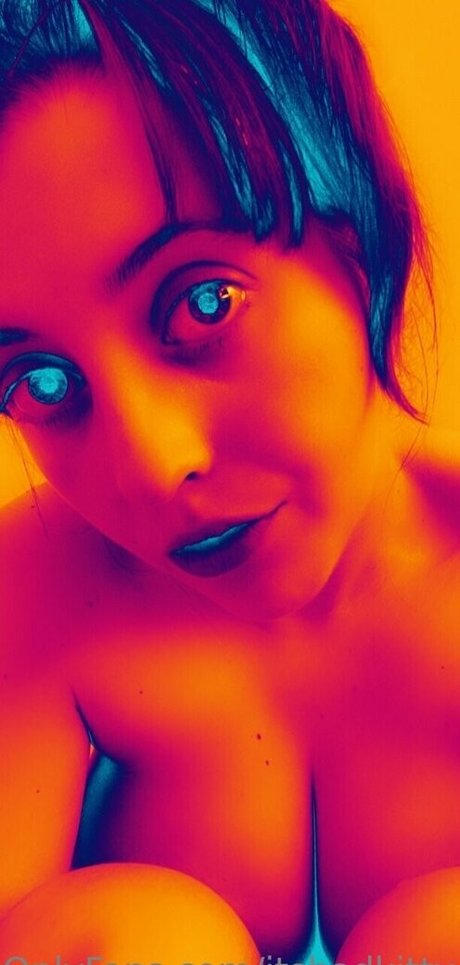 Itsbadkittyof nudes model picture