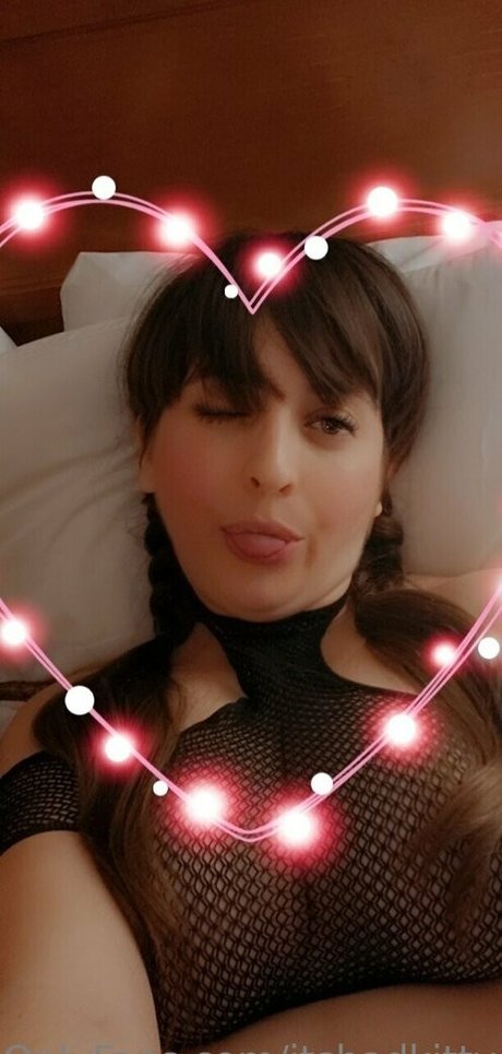 Itsbadkittyof model exclusive photos